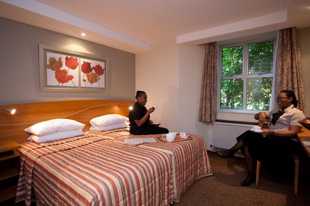 פרטוריה The Elegant Lodge Menlo Park מראה חיצוני תמונה