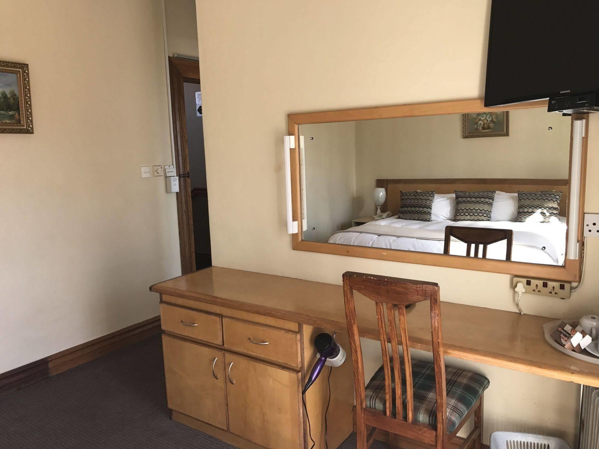 פרטוריה The Elegant Lodge Menlo Park מראה חיצוני תמונה